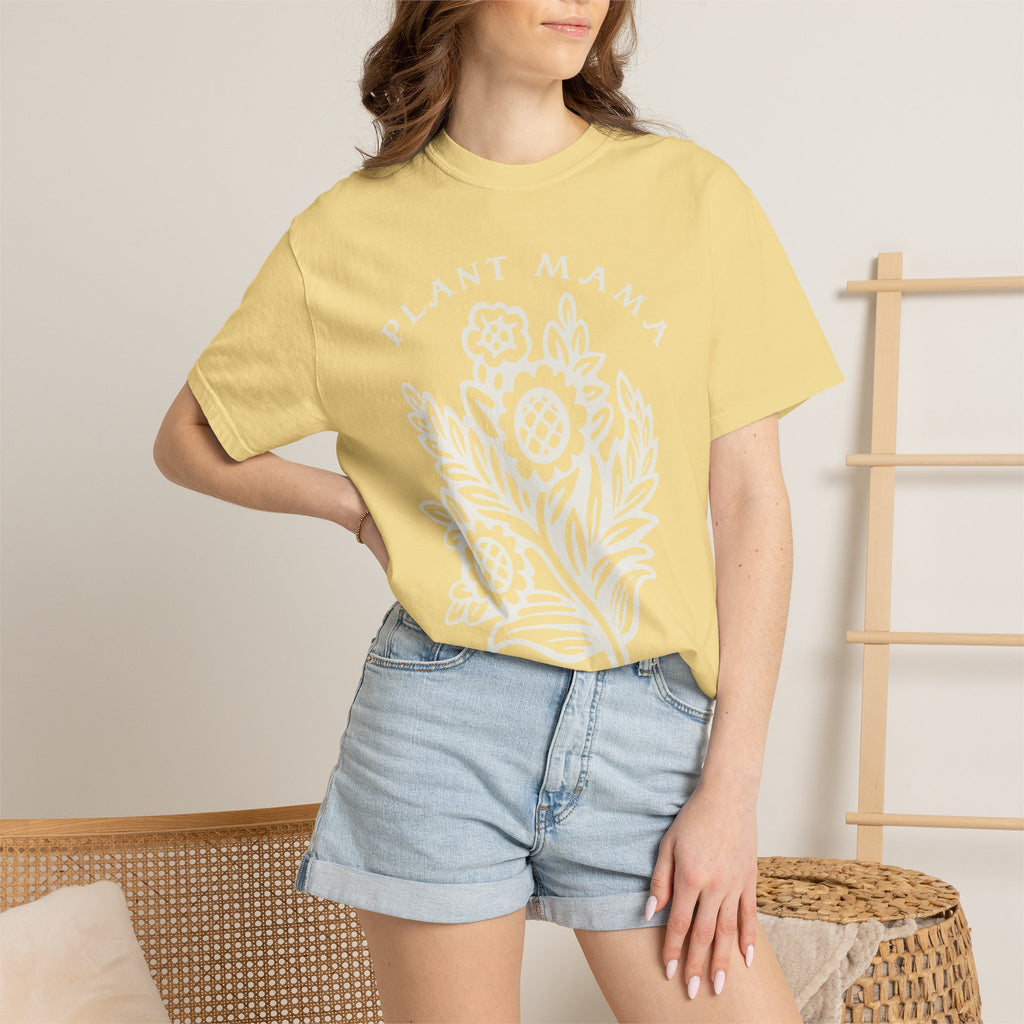 Plant Mama floral illustration T-Shirt | botanical mother design