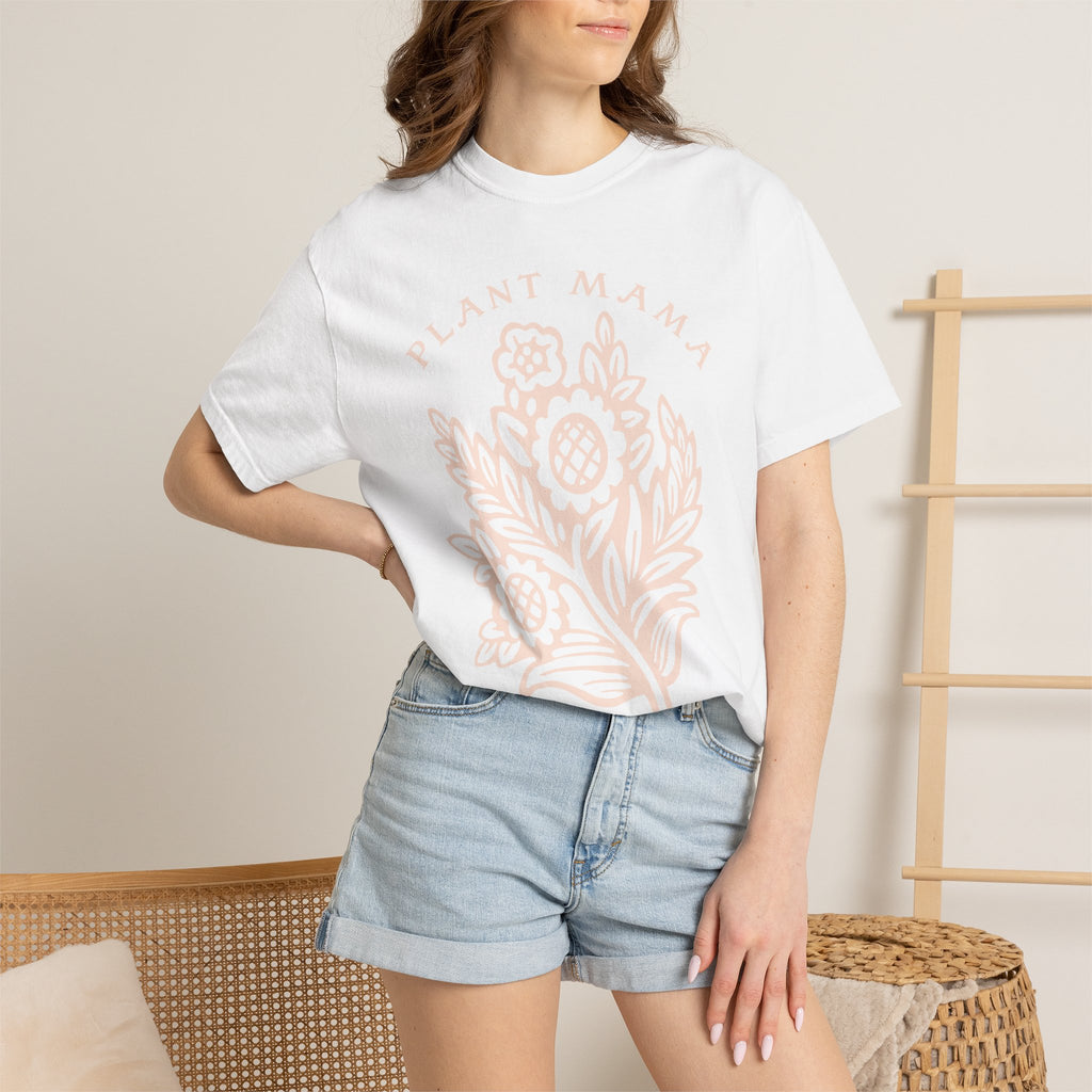 Plant Mama floral illustration T-Shirt | botanical mother design